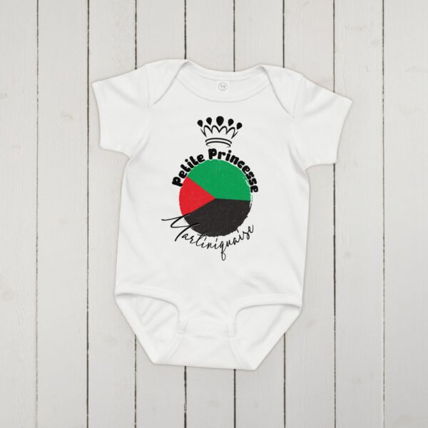 👑 Body Petite Princesse Martiniquaise - Un écrin de douceur pour les bébé des Antilles – Image 3