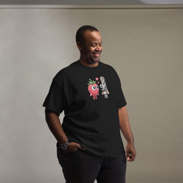 T-shirt "Amour entre Fraises" - L'humour qui fait sourire les bricoleurs et passionnés de nourriture ! – Image 6