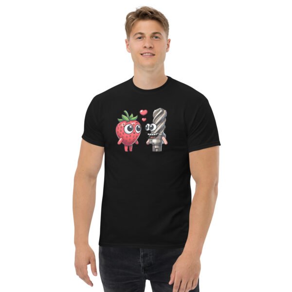 T-shirt "Amour entre Fraises" - L'humour qui fait sourire les bricoleurs et passionnés de nourriture ! – Image 7
