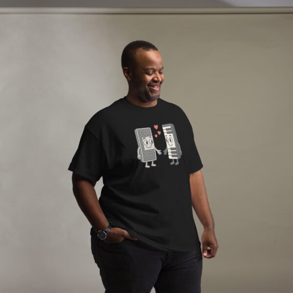 T-shirt Humour Homme pour informaticien “Claviers Amoureux” - L'union parfaite entre musique et informatique – Image 6