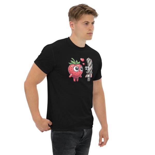 T-shirt "Amour entre Fraises" - L'humour qui fait sourire les bricoleurs et passionnés de nourriture ! – Image 3