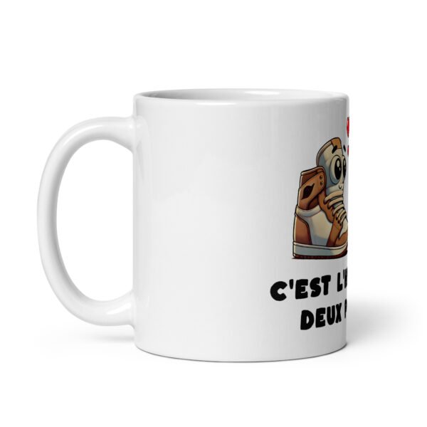 Mug “C’est l’histoire de deux pompes…” 🫣⛽👟 – Image 3