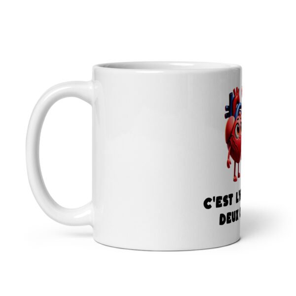 ❤️ Mug “C’est l’histoire de deux cœurs…” – Le cadeau qui bat pour les docteurs (et les joueurs) – Image 3