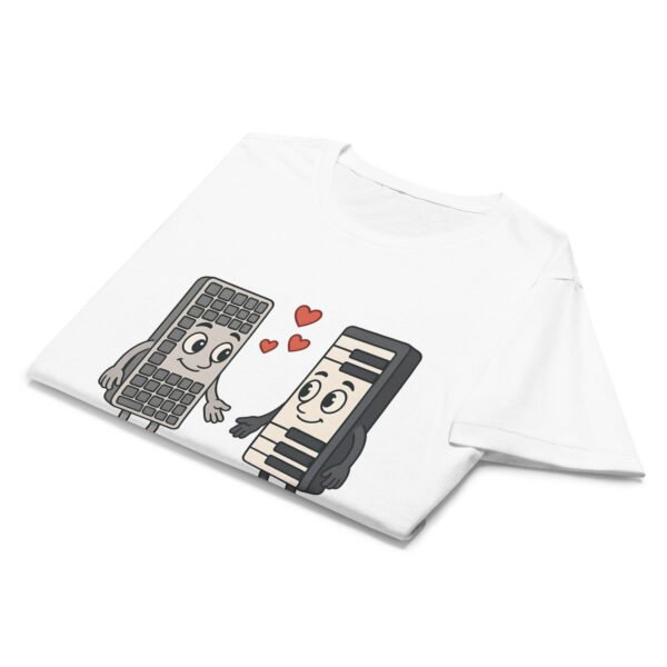 T-shirt Femme "Claviers Amoureux" - Cadeau geek pour informaticienne et musicienne 🎹💻 – Image 4