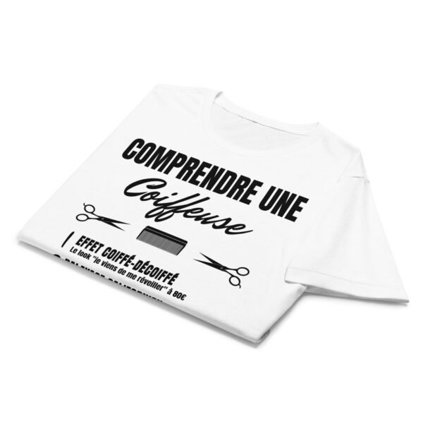 ✂️T-SHIRT Femme "COMPRENDRE UNE COIFFEUSE" - LE DÉCODEUR HILARANT DES PROS DU CHEVEUX – Image 16