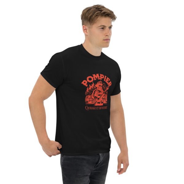 🔥 T-shirt « Pompier : Courage et Dévouement » – Pour les combattants du feu qui foncent quand les autres reculent – Image 3