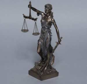 Une figurine Thémis